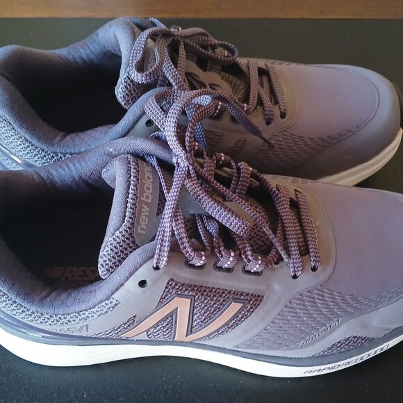 New Balance Shoes - Ladies New Balance Sneakers, Sz. 6.5